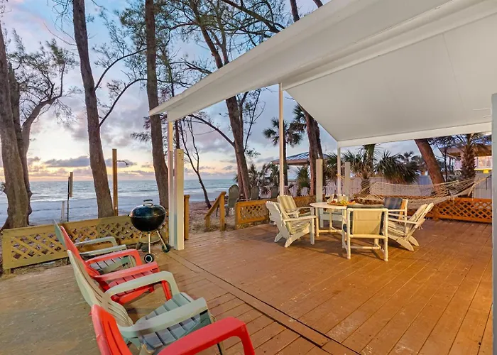 Hébergement de vacances Coastal Escape In Indian Rocks Breathtaking Waterfront Views From The Deck