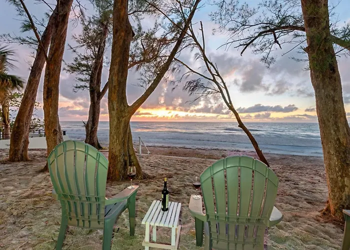 Hébergement de vacances Coastal Escape In Indian Rocks Breathtaking Waterfront Views From The Deck